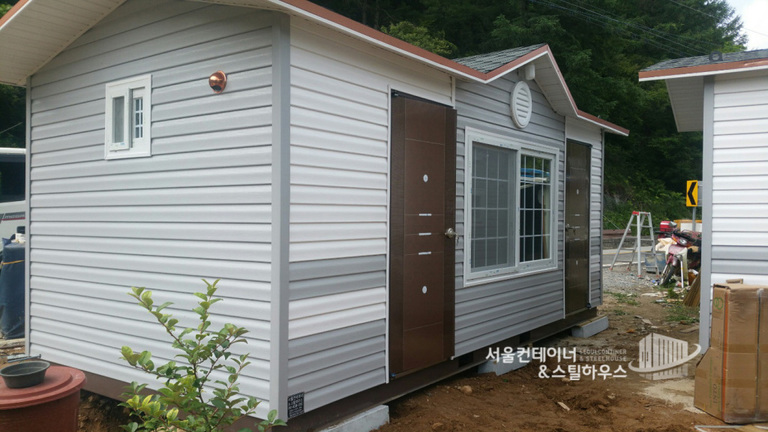  제천 이동식주택-1, 낚시터에서 사용하게될 3m*6m 비닐싸이딩 이동식주택-화장실있음 