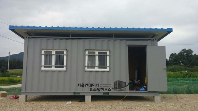   이천시 설성면, 3m*6m 기본형 컨테이너 출고 후 지붕작업현장제작