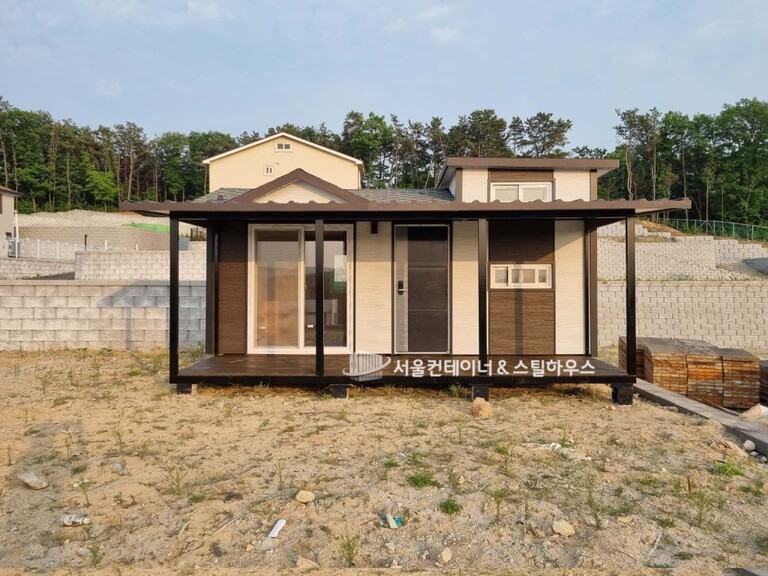 여주시 연라동으로 출고하였습니다. 미니2층 이동식 농막주택과 데크까지, 서울컨테이너&스틸하우스로 문의주세요~