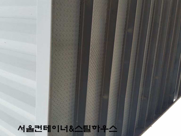   3m9m 컨테이너, 바닥 체크철판 위 합판, 양개도어설치