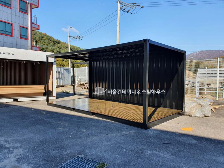 볼보 자동차 전시장에서 사용할 행사용 컨테이너 주문 제작- 빈깡통 컨테이너 주문제작